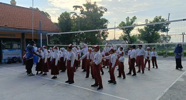 PELUK Wujudkan Kelas Kondusif dan Bangun Budaya Peduli Lingkungan di SDN Soko